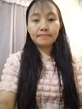 Cherry-squirtt 网络视讯表演