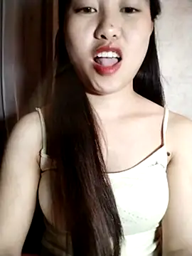 Cherry-squirtt 网络视讯表演