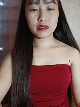 Cherry-squirtt Adlı Modelin Canlı XXX Sohbeti