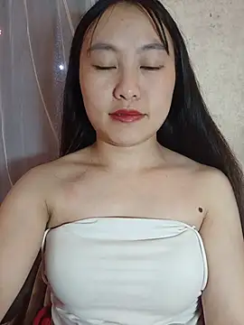 Cherry-squirtt 网络视讯表演