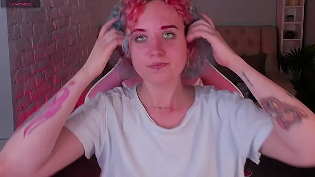 ScarlettSparkss' Live XXX Chat