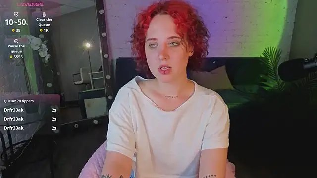 ScarlettSparkss' Live XXX Chat
