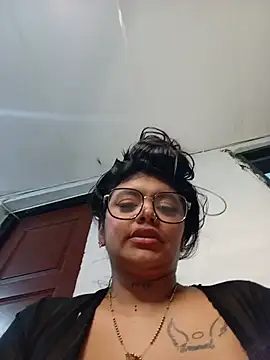 luxuryluna Adlı Modelin Canlı XXX Sohbeti