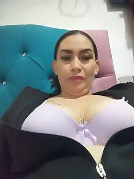 XXX chat uživo modela paulett15