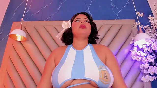 แชท XXX สดของ NaomiVelour