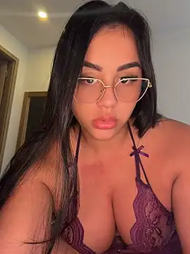 emily-Hornyyn Webbikameraesitys