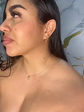 emily-Hornyy's Live XXX Chat
