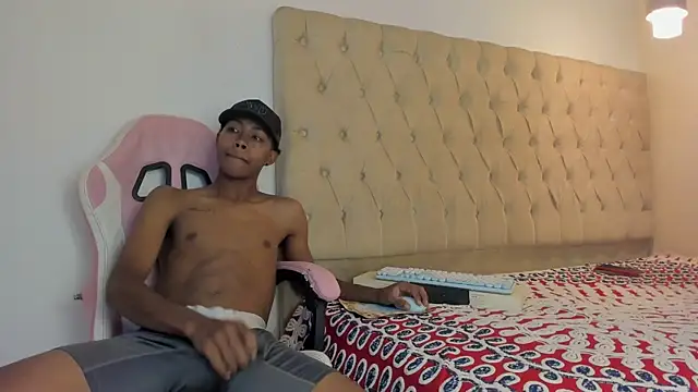 Valen_kitty20n Webbikameraesitys