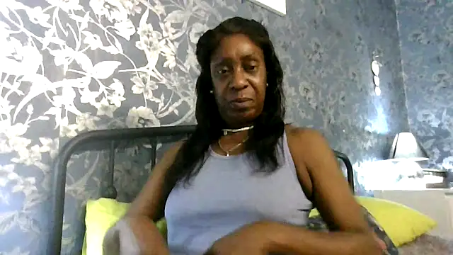 Chat +18 de EbonyBlue-x ao vivo