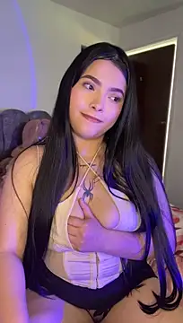 Chat +18 de irenewildee ao vivo