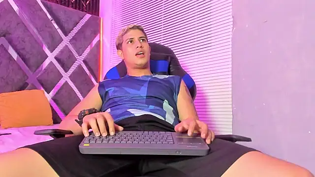 dominic_connor webcam show