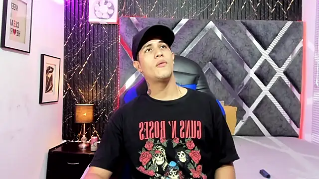 Show modela dominic_connor na web-kameri