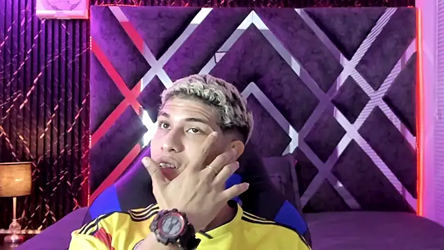 Show modela dominic_connor na web-kameri