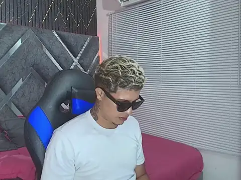 Živý XXX chat dominic_connor