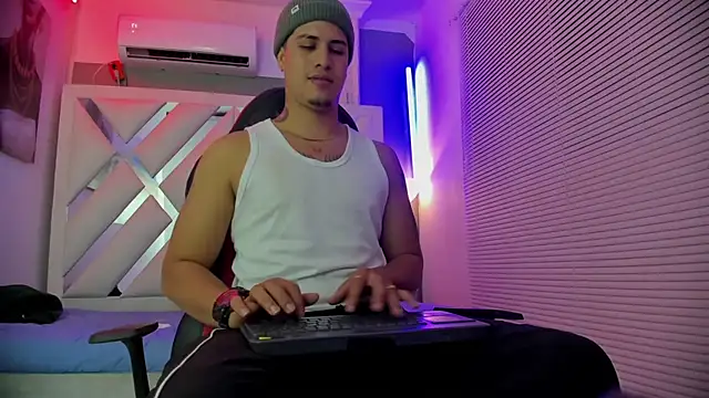 צ'אט XXX בשידור חי של dominic_connor