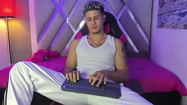 Show modela dominic_connor na web-kameri