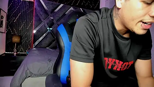 dominic_connor webkamerás műsora