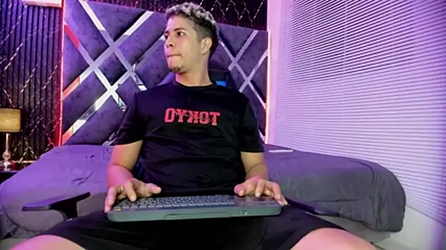 dominic_connor 网络视讯表演