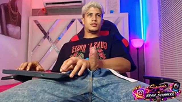 عرض كام dominic_connor