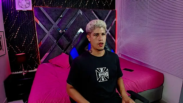 dominic_connor 在線直播表演
