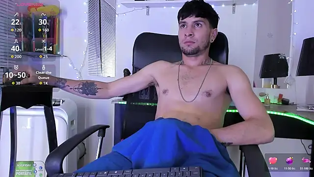 StefanoBigCock Webcam Show