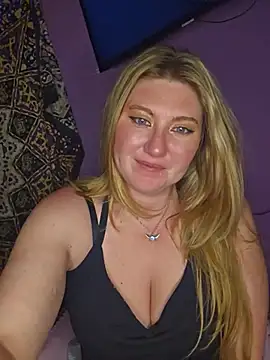 TasteMeVixen69 Show in webcam