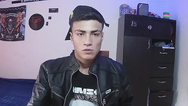 Fenix_hardcock Adlı Modelin Web Kamerası Şovu