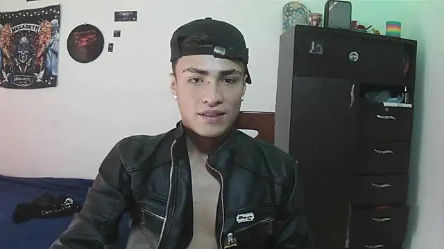 Show modela Fenix_hardcock na web-kameri