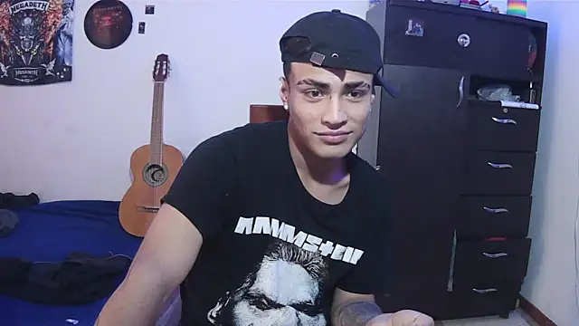 Fenix_hardcock 在線直播表演