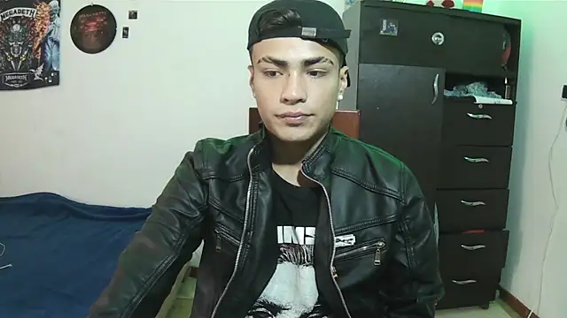 Fenix_hardcock Adlı Modelin Web Kamerası Şovu