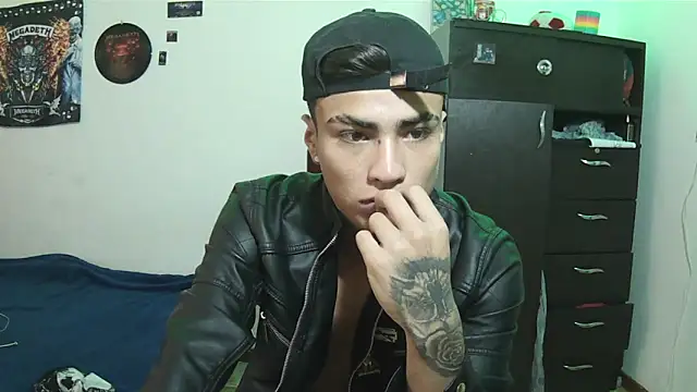 Show modela Fenix_hardcock na web-kameri