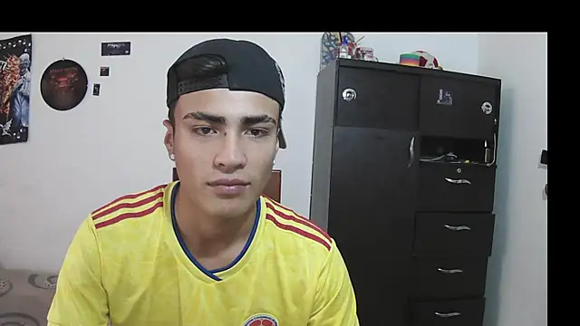 Chat +18 de Fenix_hardcock ao vivo