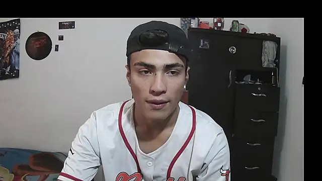 Show modela Fenix_hardcock na web-kameri