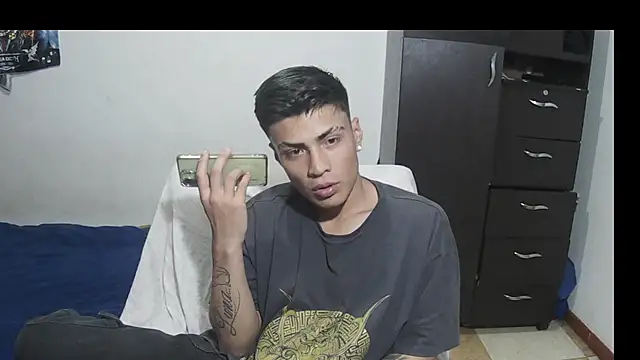 Fenix_hardcock 网络视讯表演
