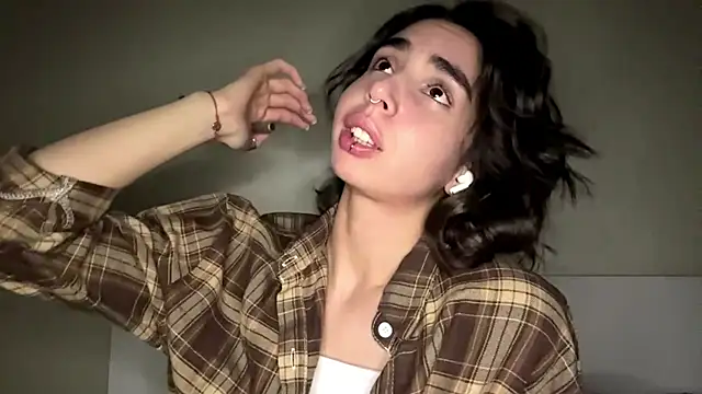 JessiaRuezgan Webbikameraesitys