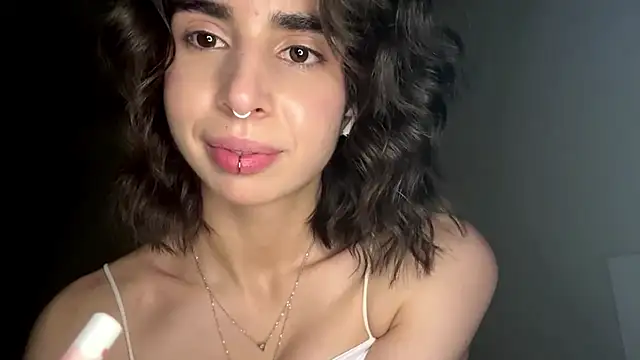 JessiaRuezga Show in webcam