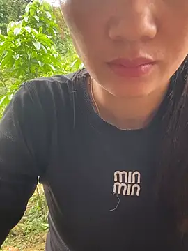 Linda-babyy's Live Chat Room