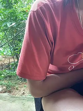 Linda-babyy Adlı Modelin Canlı XXX Sohbeti