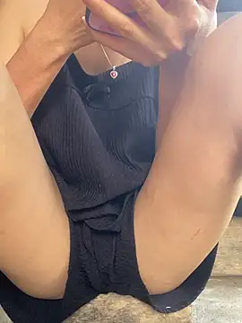 Linda-babyy's Live XXX Chat