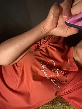 Linda-babyy élő XXX-chatje