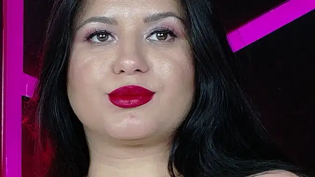 Chat +18 de EssenaMonroe ao vivo