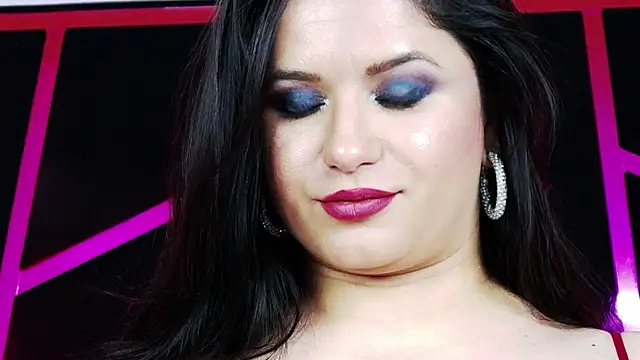 EssenaMonroen Live XXX chat