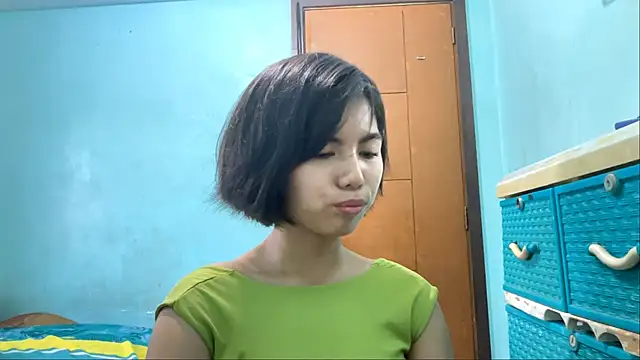 YukikoSchaefers Show in webcam