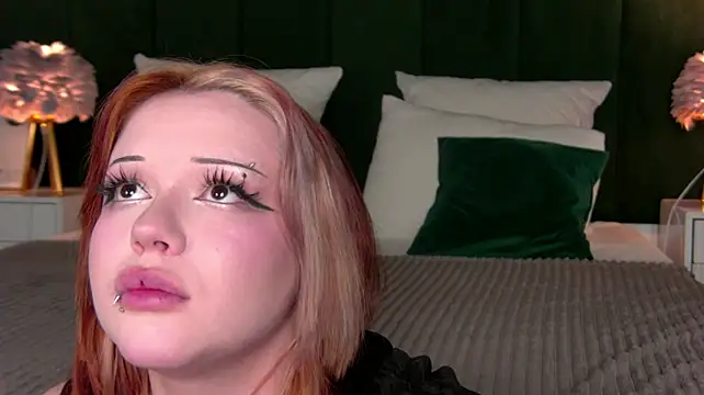 KittyNuarr Chat XXX in diretta