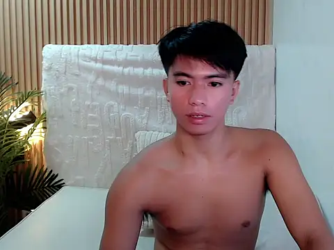 horny_jamesxx's Webcam Show
