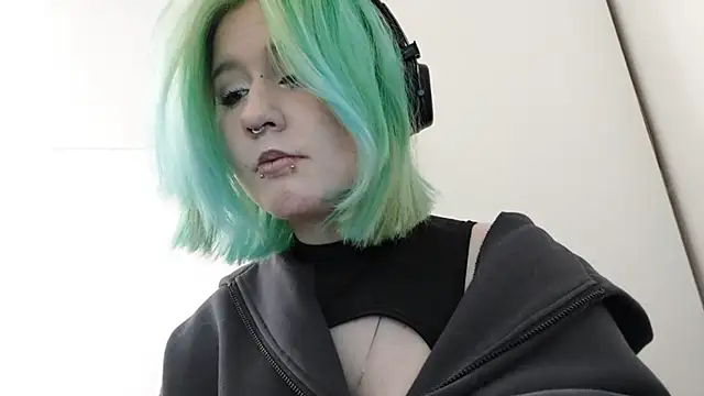 HunXena's Live Chat Room