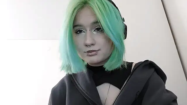 HunXena's Live Chat Room