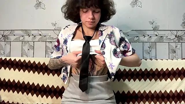 Nikatyanxx Webcam-Show