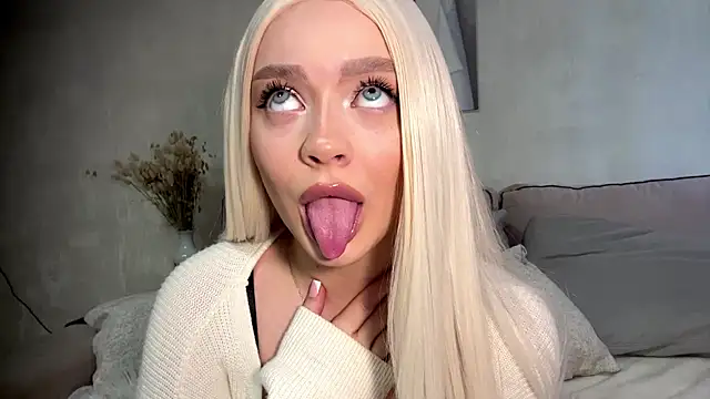 RussianGirlXX Show in webcam