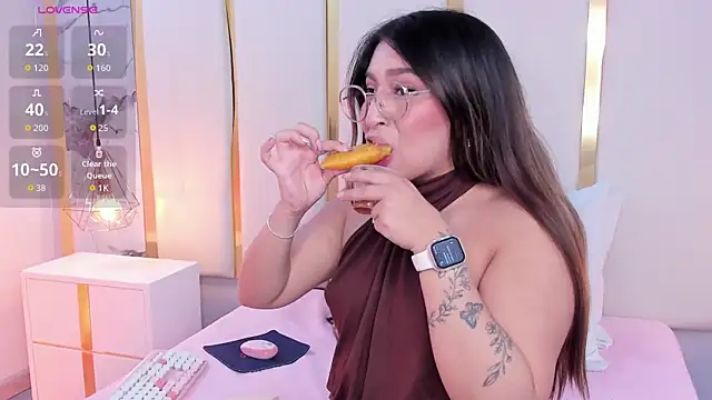 KamilaVegga's Webcam Show